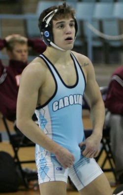 singlets:  malebulgeblog:  This wrestler’s bulge is worth a