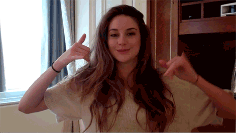 foxsearchlightpictures:  Yesterday, we chilled with Shailene Woodley and made some GIFs. More to come!   Shailene Woodley - Fox Searchlight’s interview for “The descendants”, nov. 2011 [x]