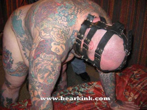 fareastbear:  master Phil set.2 one of the best illustrated man.  TheÂ Tattooed Guy is TheÂ SEXIESTÂ MAN I KNOW!I would love to be his slave! It would be for life!