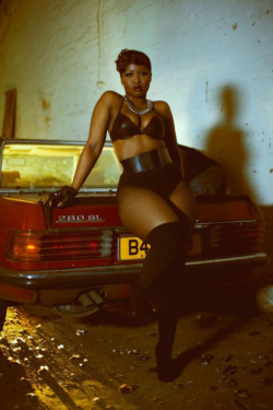 realafricanbooty:  Noni Zondi - South African Rapper (big booty)