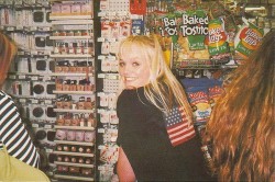 fuckyeah1990s:  baby spice shopping at walgreens in da 90z. 