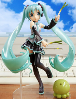 jfonline:  Max Factory 1/7 Hatsune Miku HSP ver. 