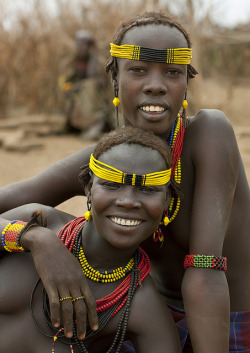 a-b-l-a-z-e:  Dassanetch girls - Omorate Ethiopia by Eric Lafforgue