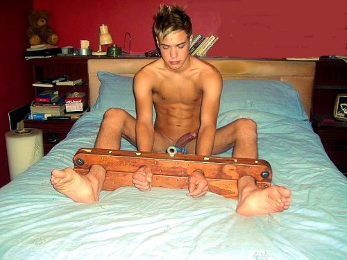 maletoywanted:  If his owner is away, the toy must wait on him. 