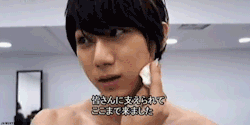 6bcome1:  janghyeonseung:  gif-ed these for topless seung tbh