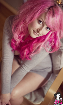 Galda @ Suicide Girls. ♥  I luvz her hair colour and pretty