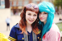 fuckyeahfantasyhair:  Blue, and brunette ombre 