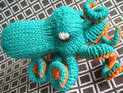 manicscribble:  kassafrassa:  SHRIEK SHRIEK SHRIEK  HEY, LITHE and everyone else who likes octopi  SHRIIIIEEEEEK GIMME GIMME