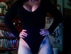 theyoungthebeautifulthedamned:  {I am a fan of leotards. Xoxo.}