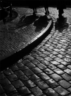 luzfosca:  Dirk de Herder After the Rain, Amsterdam, 1946 Thanks