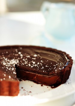 harvestheart:  Dark Chocolate Salted Caramel Tart   HH:  THIS