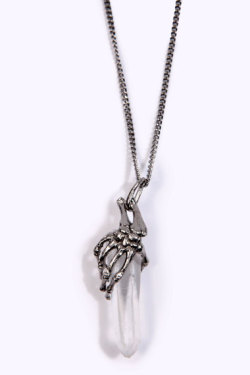 gravelkingdom:  Bjorg X UO crystal chainsomeone buy me this 