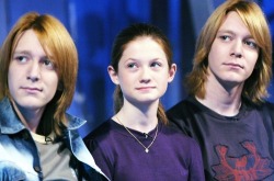  Bonnie Wright, James and Oliver Phelps 