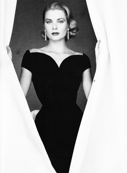 missavagardner:  Grace Kelly photographed by Howell Conant, 1955.