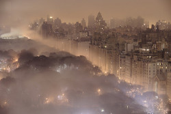 bluepueblo:  Foggy Night, New York City  photo via rishabdreamz
