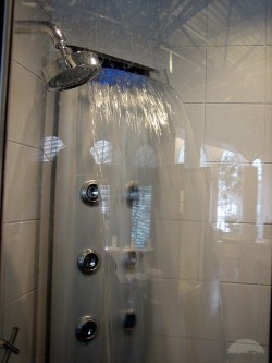   A dreamy shower…Daddy would have me in there all of