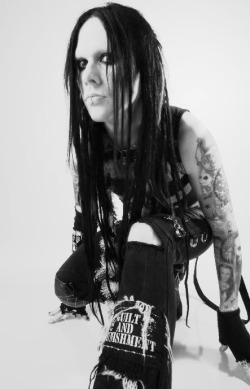 blutheiligung:  hatedxlove:  I’m going to see Wednesday 13