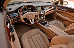 dailyluxury:  Tasteful.  Best MB Interior I’ve seen in