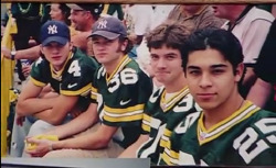 ramenjesus:  The cast of That 70s Show at a Green Bay Packers
