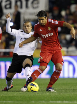amistosa:  19 Nov. 2011: Khedira in the first half vs. Valencia.