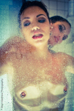 lychees:  lucydominga:  Rain Fell Down  Lucy Dominga and Amanda Marie by Brian Matthew 