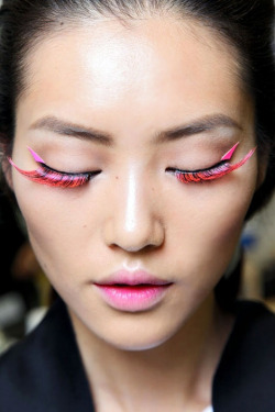 sea-spine:  lu-llaby:  Victor & Rolf those eyebrows!  i’m