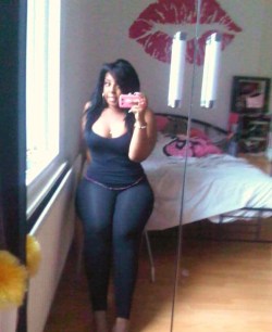 barbidoll:  curveappeal:  34 - 32 - 44 (size 14) at 5â€4. Trying to love my body.  Giiirl you SHOULD love your body! Youâ€™re gorgeous! 