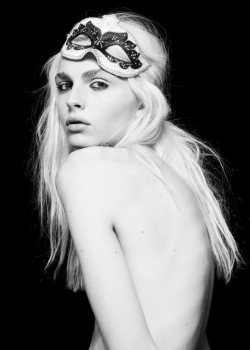 blowjob-from-hell:  Andrej Pejic. 