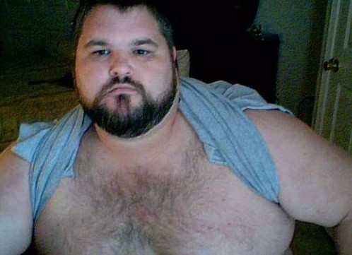 chirpycub:  My kind of fatty. Would love to see his ass. 