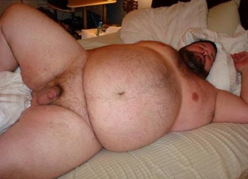 chirpycub:  My kind of fatty. Would love to see his ass. 