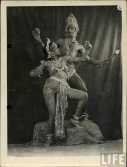 deafmuslimpunx:   From the archive of Old Indian Photos: Two