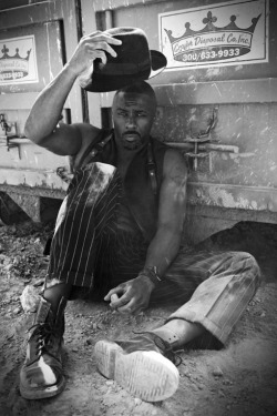  Idris Elba (b. Idrissa Akuna Elba, September 6, 1972) 