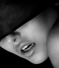 be-pleasing-always:  there’s something about being blindfolded