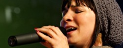 atmosferadeadoracao:  Deus não esta em busca de cantores mais