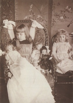 tuesday-johnson:  ca. 1900, [Post-mortem portrait of a child