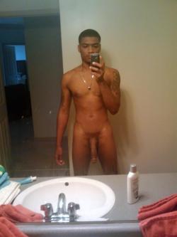 nudeselfshots-blackmen.tumblr.com/post/17469811095/