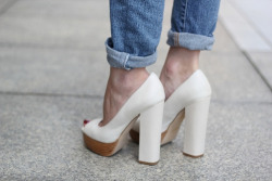 city-a-i-r:  p-elle:  rolled up jeans and heels!  Love thissssssssssssss!