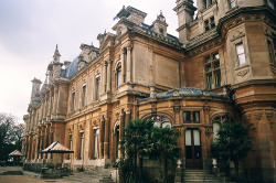 privatism:  Waddesdon Manor (by zzpza) 