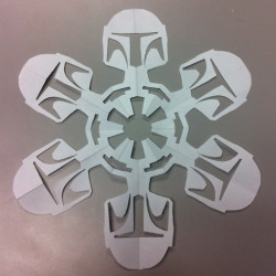 jaredslyter:  wanderbymistake:  DIY Star Wars Snowflakes (with