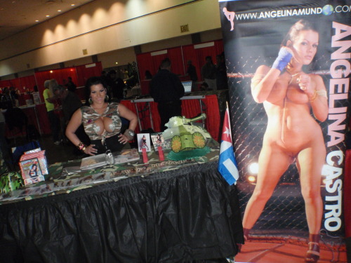 A lil bit of my L.A trip at @vnagirls booth