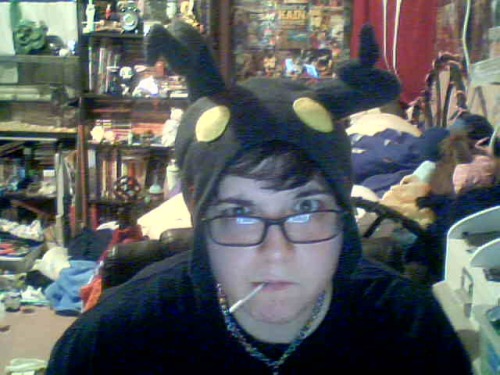 Oh hey, I found the Heartless Hat I made, like, a bajillion years ago. This thing is warmer than I remember.