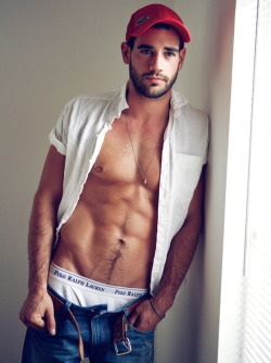 mancrushoftheday:  Reblogged by @man_crush 