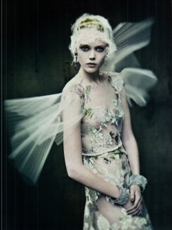 unicornsliveforever:  Frida Gustavsson in Vogue Italia, 2011