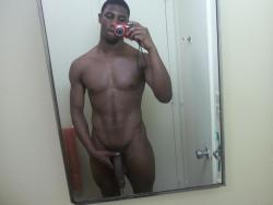 nudeselfshots-blackmen.tumblr.com/post/16210905865/