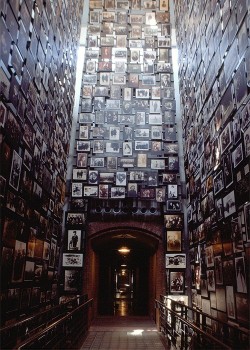 vivalacreatica:  Holocaust Museum in Washington D.C. 