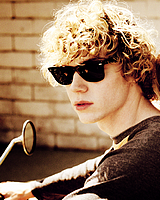 secretlyridiculousdreamer-blog:  People Who I Fell In Love With In 2011(in no particular order) Evan Peters 