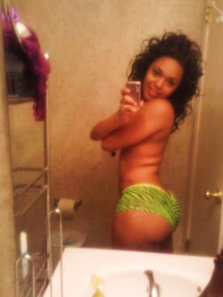 badbroads:  http://badbroads.tumblr.com/ TJ’s *****2012******
