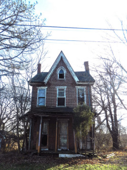 previouslylovedplaces:  Skinny House by Ross Griff on Flickr.