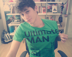 lostnaked:  It says Iâ€™m the ultimate manâ€¦ nothing