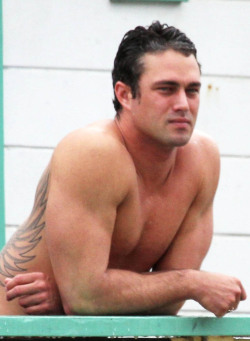 Taylor Kinney.